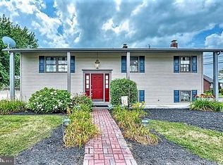 121 N Peters St, New Oxford, PA 17350