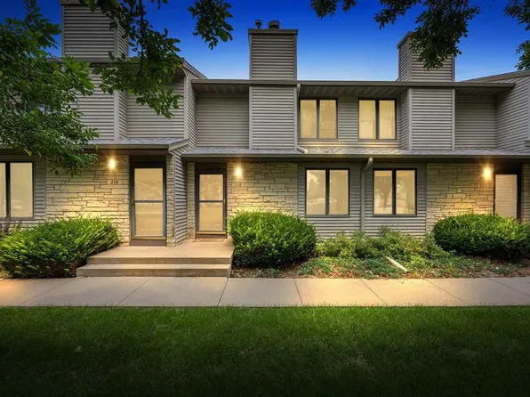 218 W Side Dr, Iowa City, IA 52246