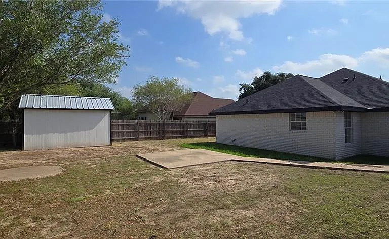 2415 Heather Ave — Photo 16