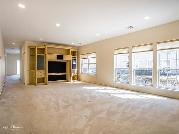 5th image of 19 Sagamore Dr #113