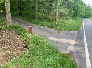 1042 Terrys Gap Rd, Hendersonville, NC 28792