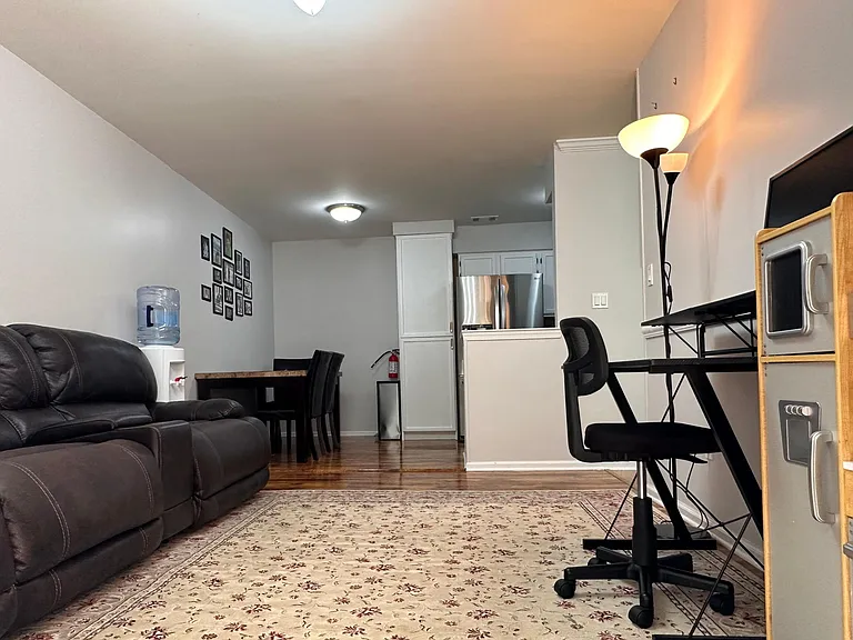 1073 Roseberry Ct — Photo 11
