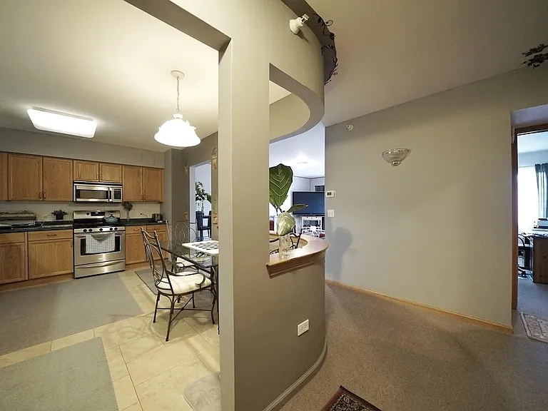 650 S River Rd #805 — Photo 8