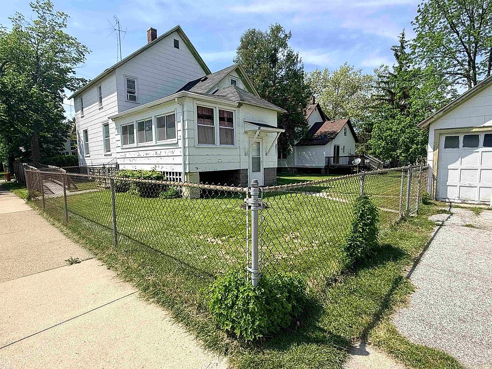 1st image of 225 Ingraham St