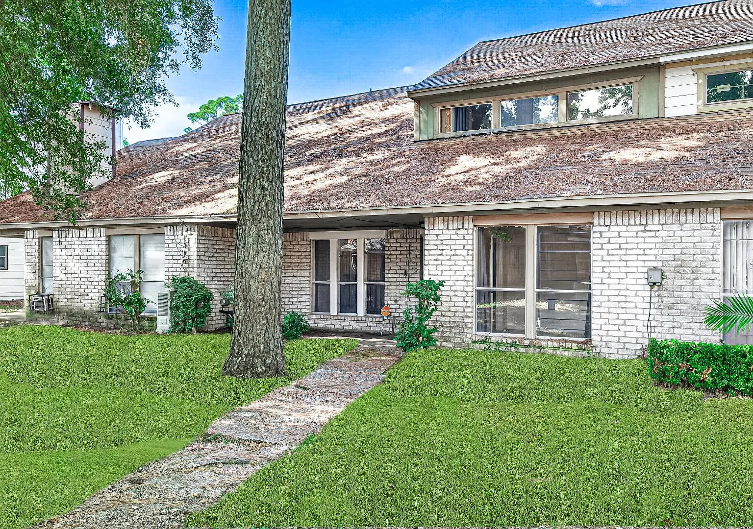12270 Wild Pine Dr - B — Photo 2