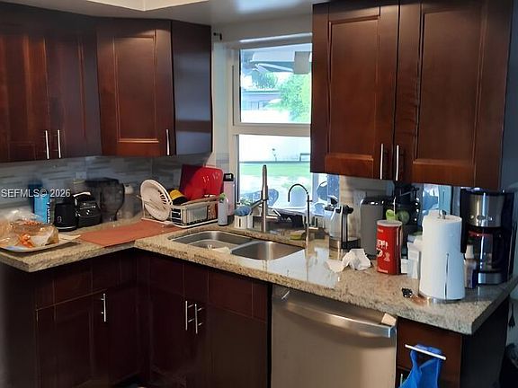 5th image of 257 NW 79th Ave
