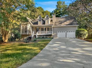 1130 Burning Bush Dr, Loganville, GA