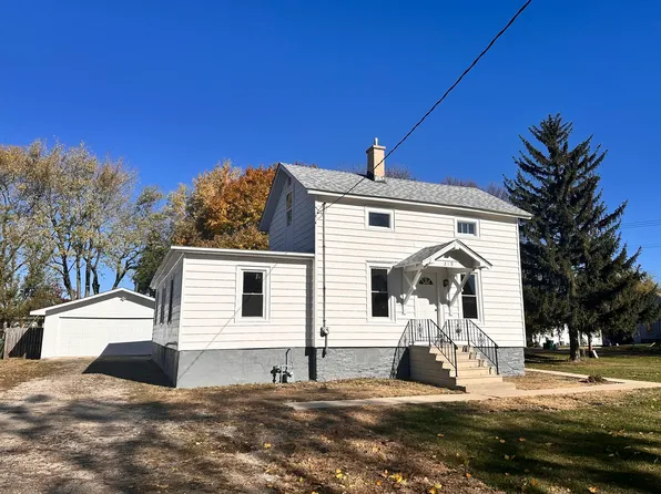 210 W Hall St, Leland, IL 60531