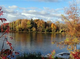 9408 Pendergast Rd, Phoenix, NY 13135