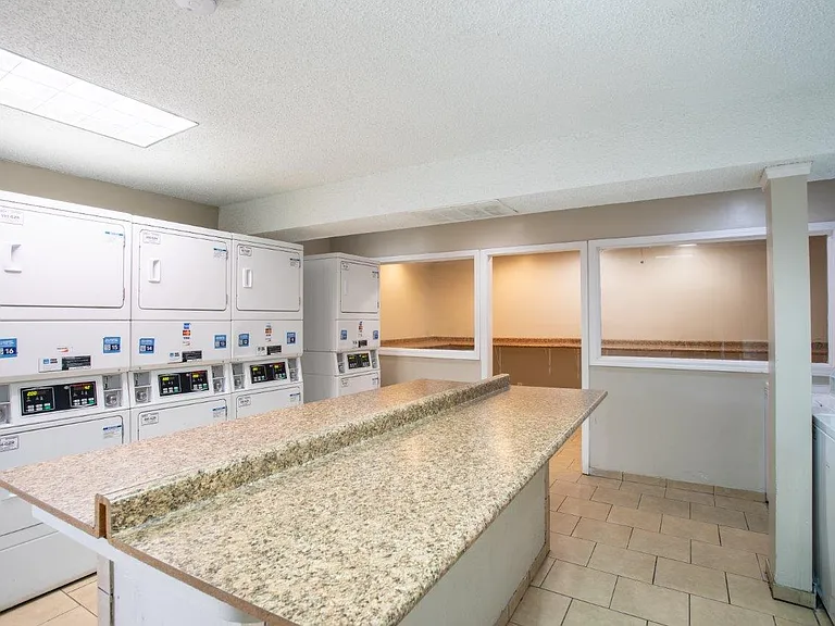 Hickory Creek Apartment and Townhomes — Photo 23