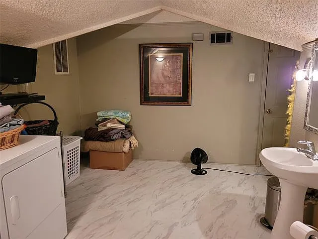 4054 Prescott Ave — Photo 14