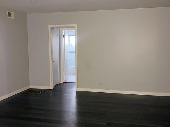 3rd image of 1439 Rexford Dr APT 1