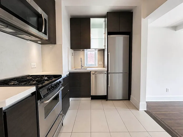 1080 Amsterdam Ave #206 — Photo 4