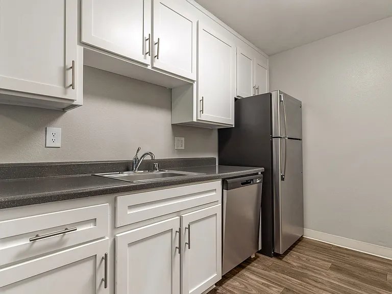 Kentwood Apartments — Photo 45