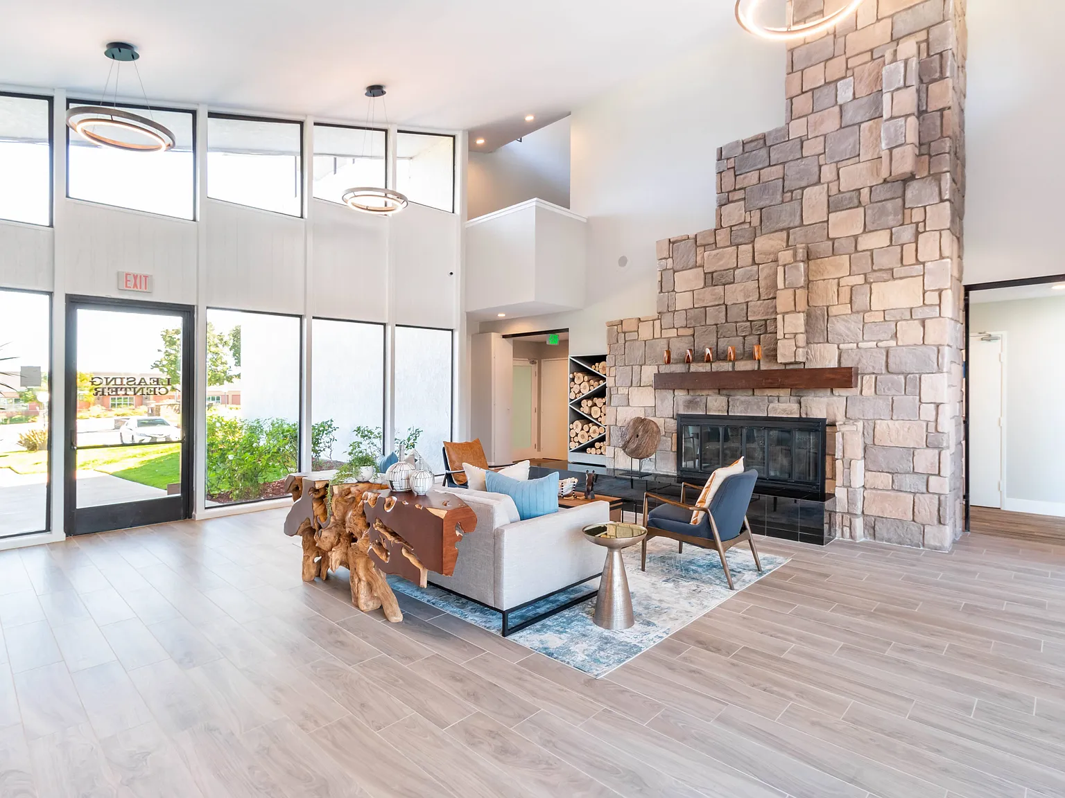 Chaparral Apartments — Photo 4
