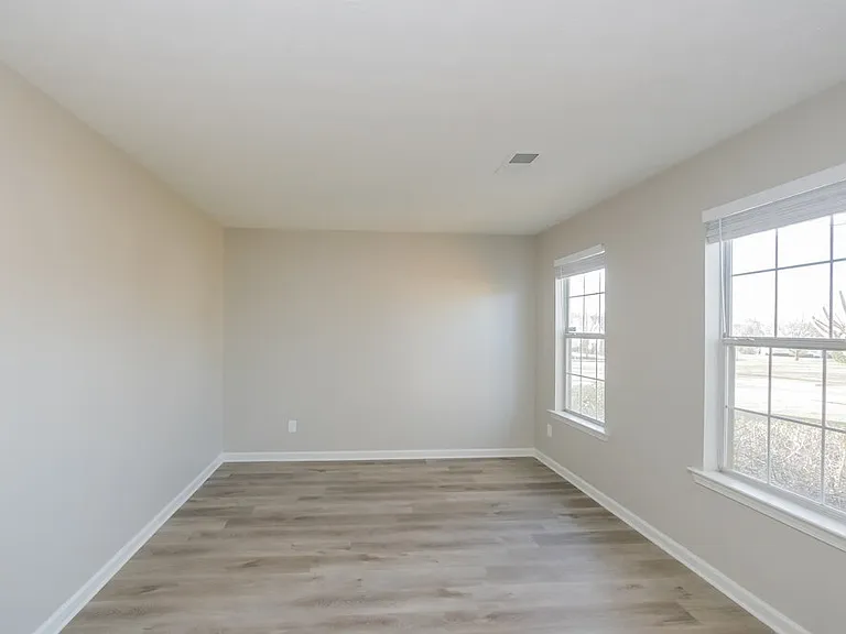 409 Grove Park Dr — Photo 9