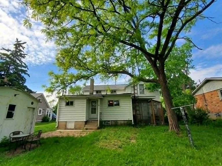 208 W Candise St — Photo 2