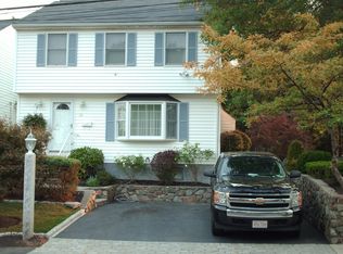 33 N Emerson St, Wakefield, MA 01880