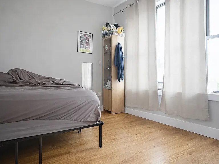 243 Harman St #1 — Photo 6