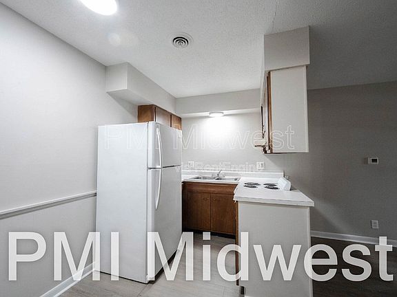 5th image of 323 E 8th St APT B