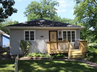 1201 Center Point Rd NE, Cedar Rapids, IA 52402