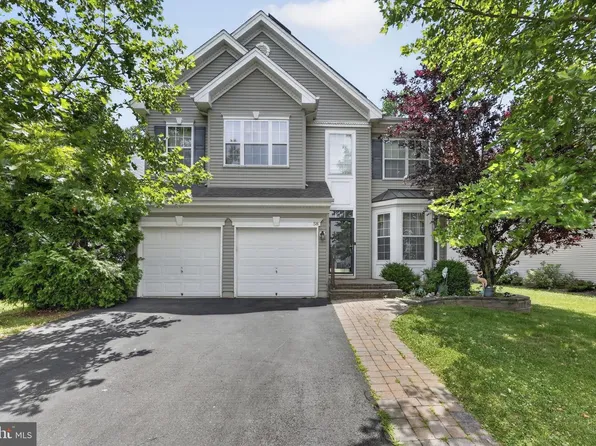 58 Seneca Ln, Bordentown, NJ 08505