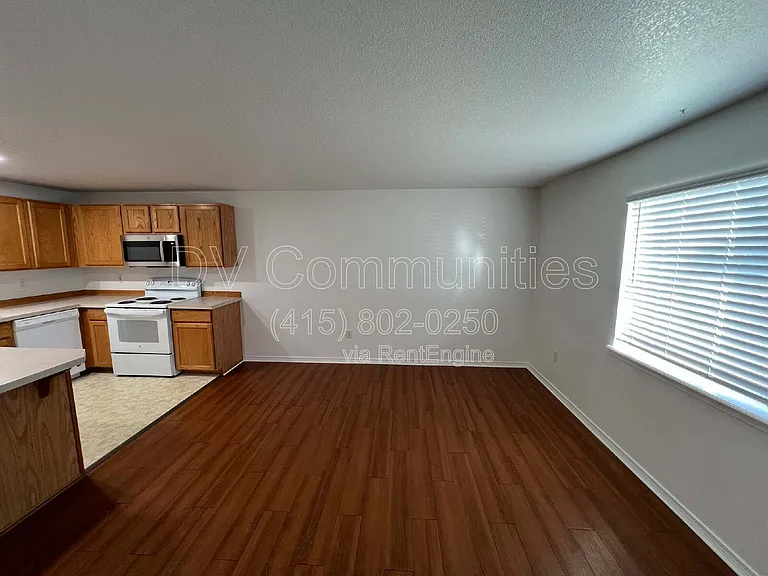 2521 NW Cedar Ave #1 — Photo 7