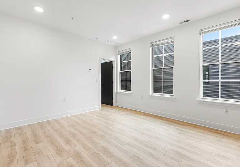 943 Washington Ave #402 — Photo 7