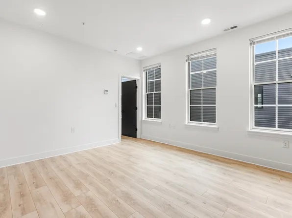 943 Washington Ave, Philadelphia, PA