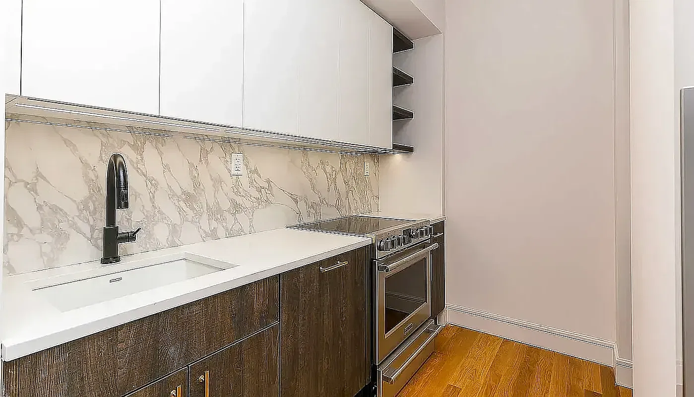 321 Wythe Avenue — Photo 3
