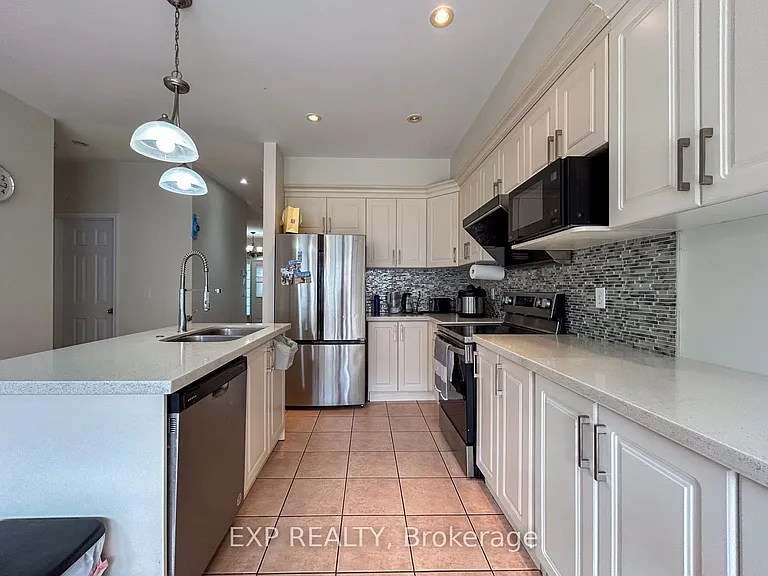 7 Davidoff St — Photo 8