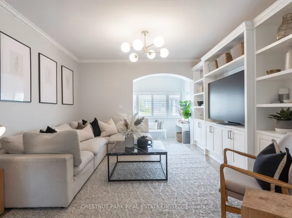 655 Mortimer Ave, Toronto, ON M4C 2J9