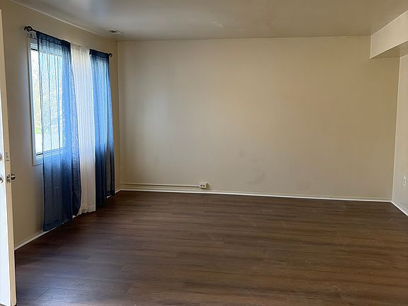 5th image of 1718 Crimson Tree Way #27-B