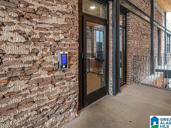 4th image of 2212 Morris Ave #300