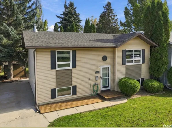 359 Sebestyen Crescent, Saskatoon, SK S7K 6W2