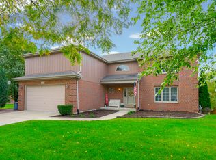 14802 Ashford Dr, Lemont, IL