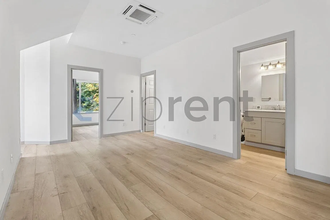 2 bed, 1.5 bath, 1100 sqft, $2,725 — Photo 1
