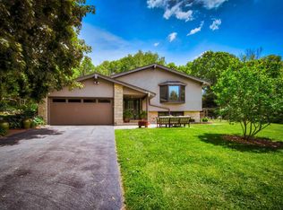 2092 Wildwood Dr, Cedarburg, WI 53012