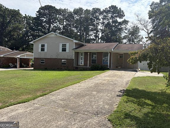 2nd image of 801 S Carter Dr