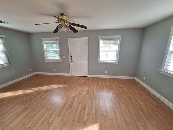 5th image of 4143 Oakwood Dr