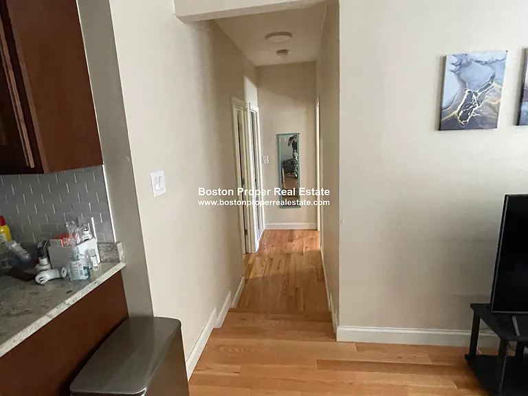 19 Peterborough St #4 — Photo 5