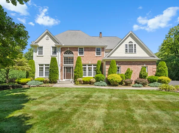 7 Rising Corner Rd, Southwick, MA 01077