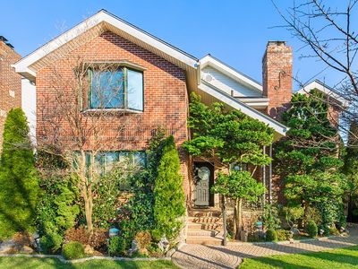 4325 193rd St, Flushing, NY, 11358