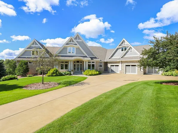 8700 Legends Club Dr, Prior Lake, MN 55372