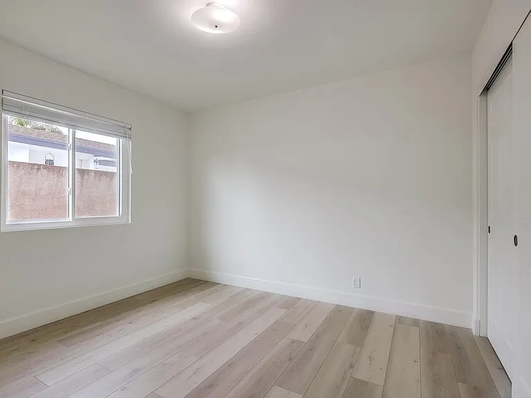 19312 Harding Ln — Photo 27