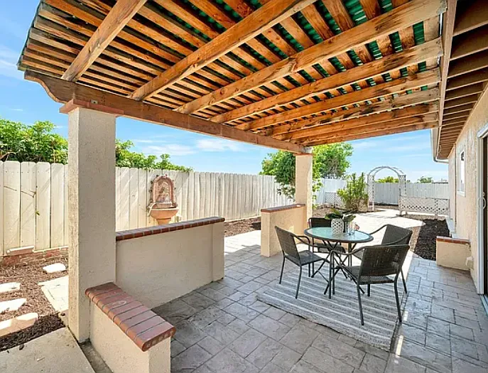 382 Montcalm St — Photo 18