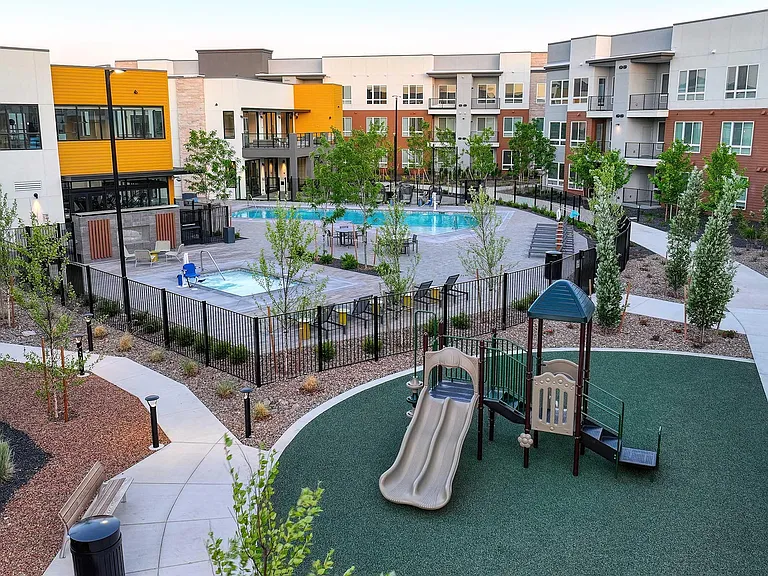 Halcyon Apartments — Photo 9