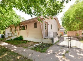 7763 Seward St, Omaha, NE 68114