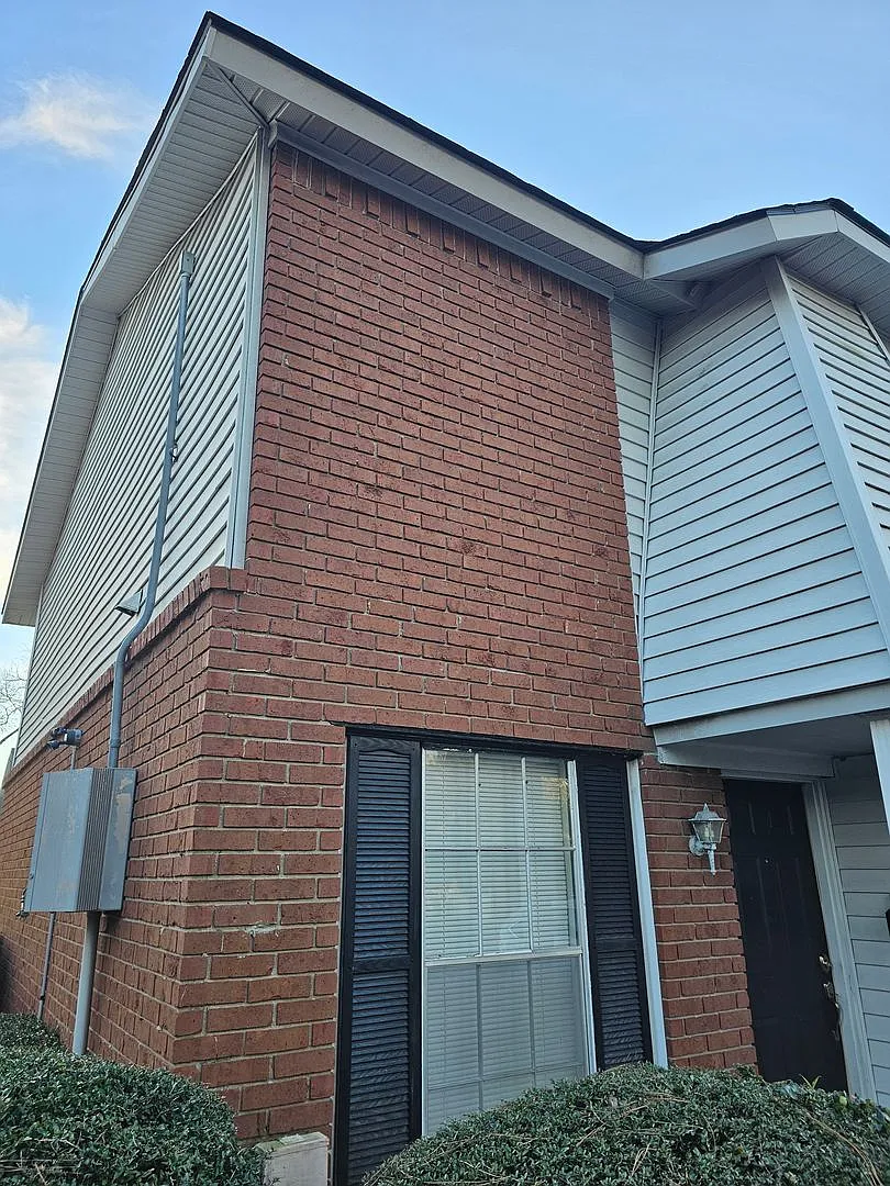 Townhome — Photo 3