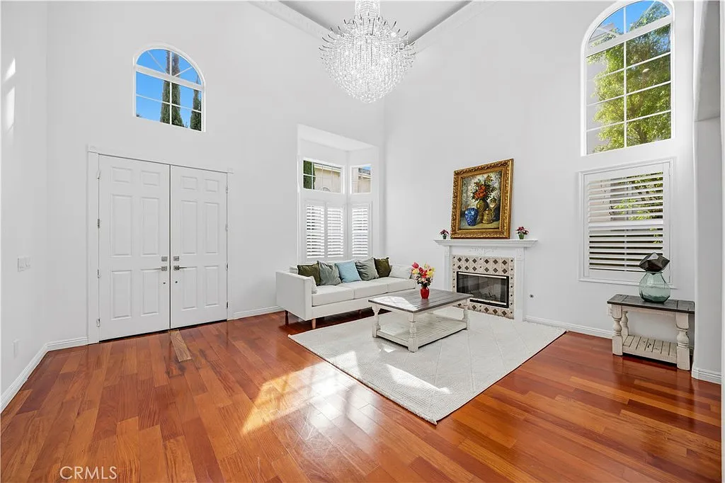 5 bed, 4.5 bath, 3533 sqft, $5,400 — Photo 4